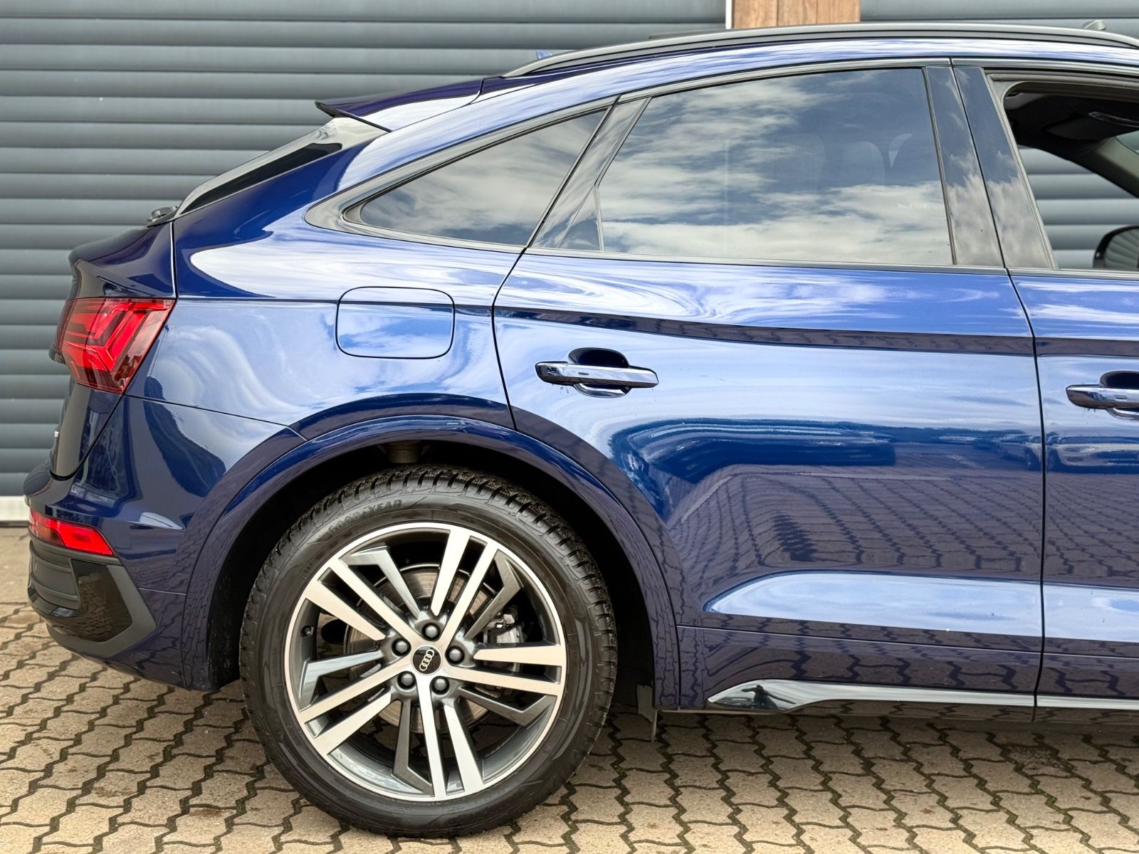 Audi Q5 Sportback quattro S-Line/MATRIX/AHK/Pano/Luft