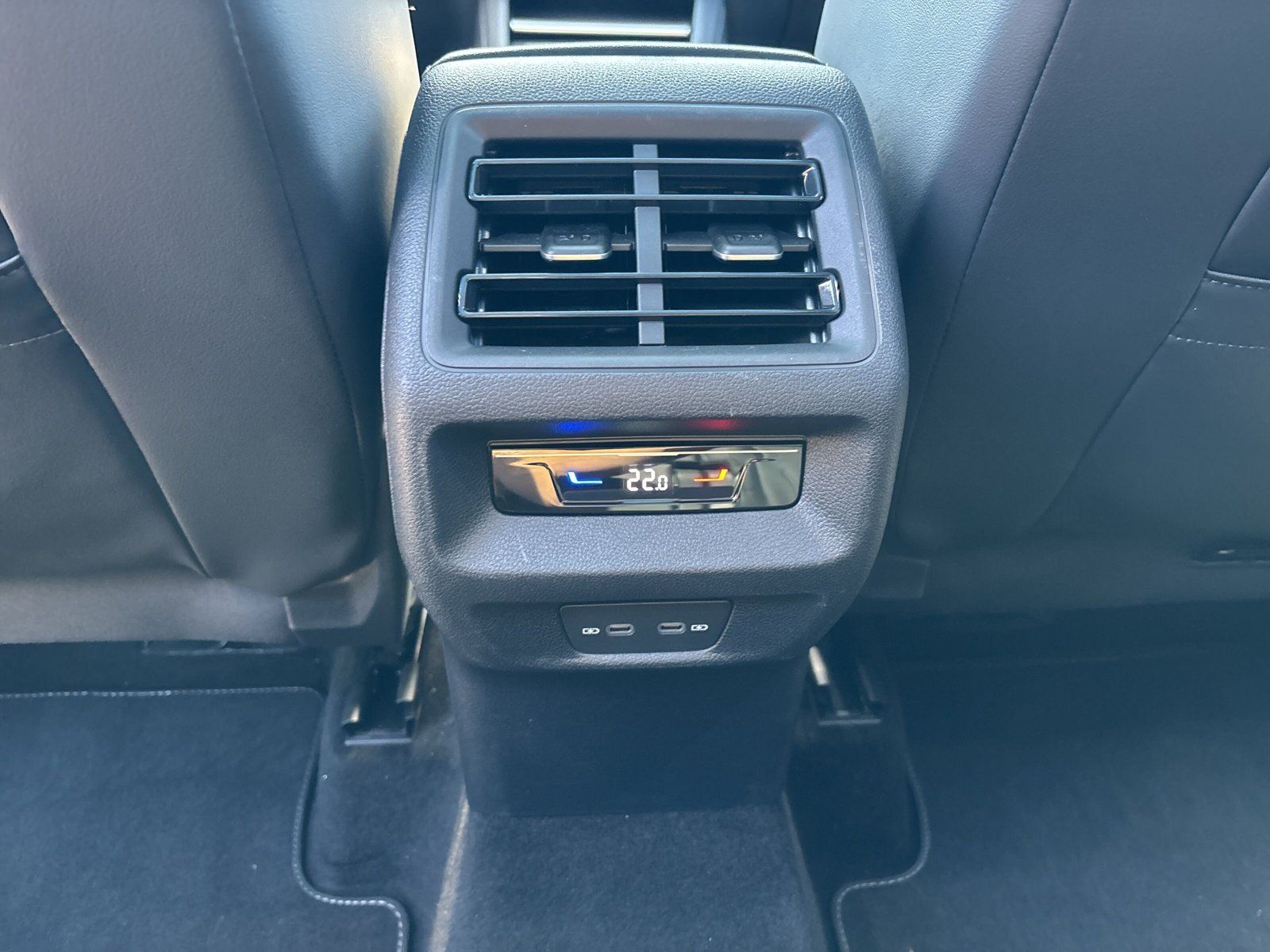 Volkswagen Tiguan 4Motion R-Line *PANO*LEDER*MATRIX*AHK*BLA