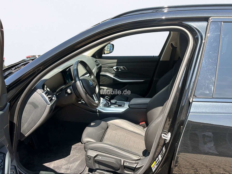 BMW 330e Touring Sport Line Automatic - Samsaru's Car Outlet