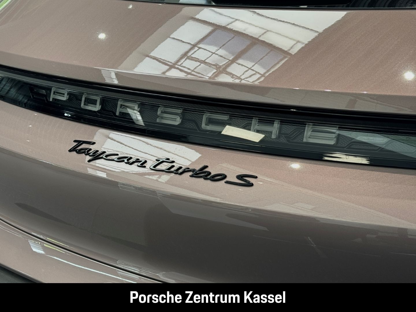 Porsche Taycan Turbo S Cross Turismo