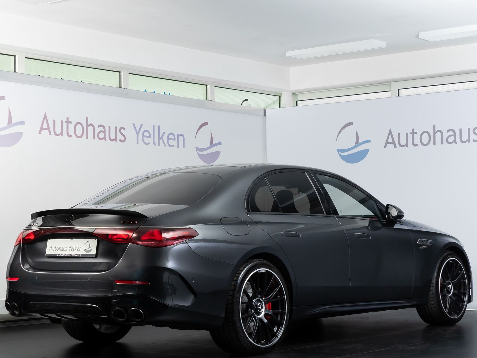 Mercedes-Benz E 53 AMG - Samsaru's Car Outlet