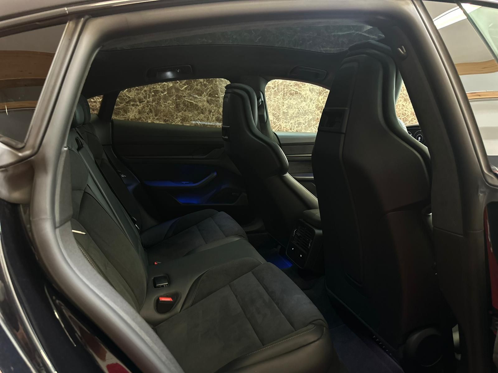 Porsche TAYCAN GTS FULL OPTION BEIFAHRER DISPLAY