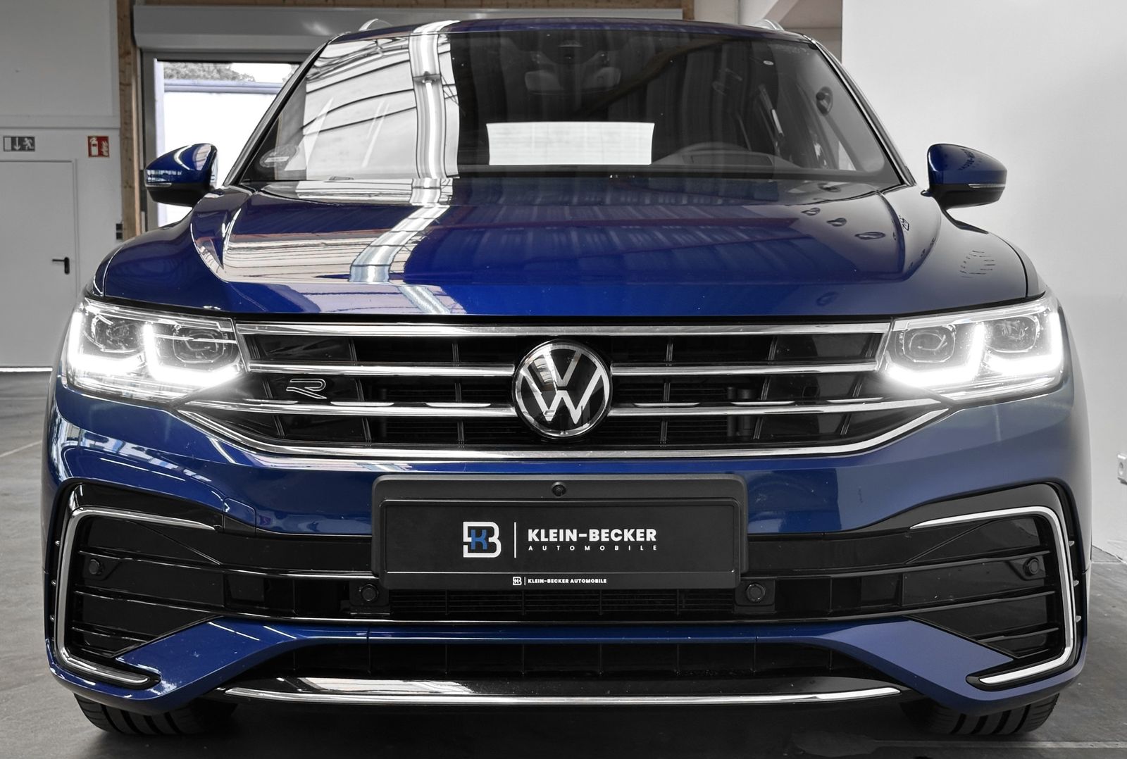 Volkswagen Tiguan R-Line - Samsaru's Car Outlet