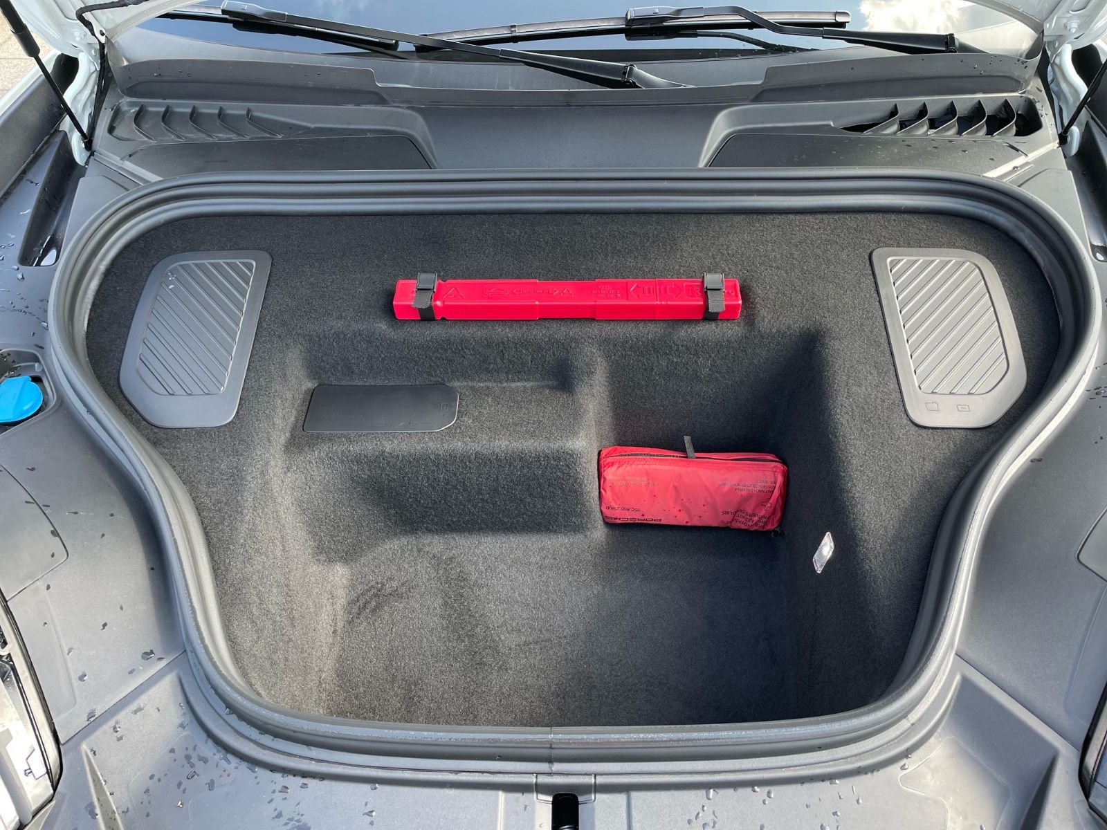 Porsche Macan 4 - Samsaru's Car Outlet