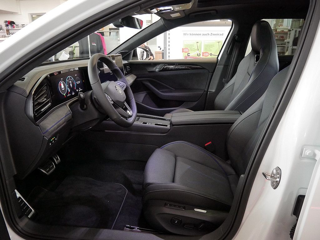 Volkswagen Passat R-Line 2.0 TDI DSG R-Line PANO AHK MATRIX