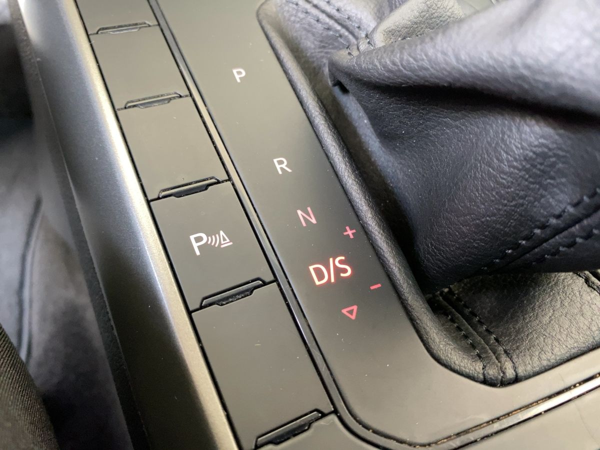 Volkswagen Polo VI Comfortline - Samsaru's Car Outlet