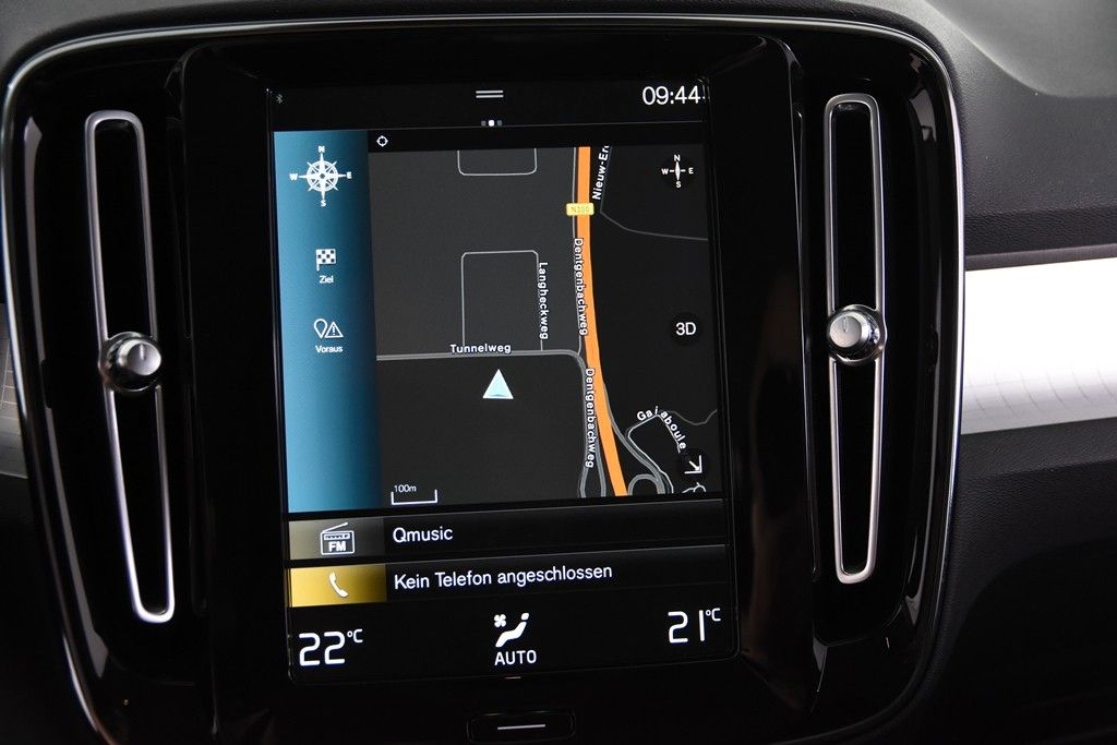 Volvo XC40 T4 Recharge Inscription - Samsaru's Car Outlet