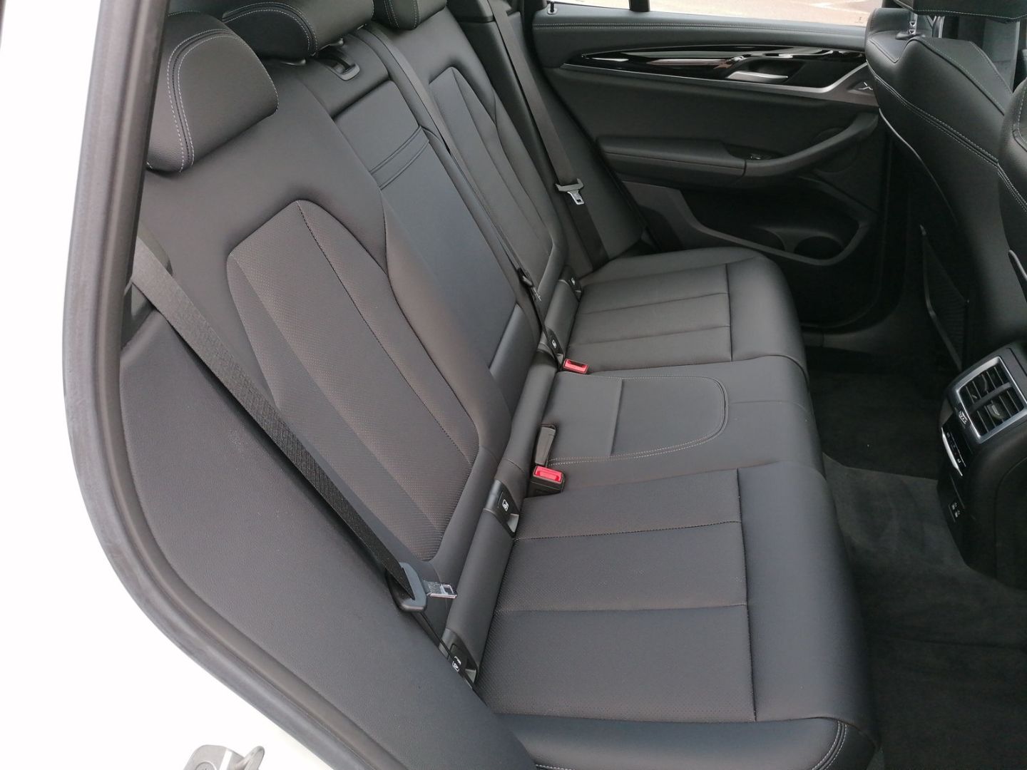 BMW iX3 Inspiring M SPORT AHK Alarm SHZ Park Assiste