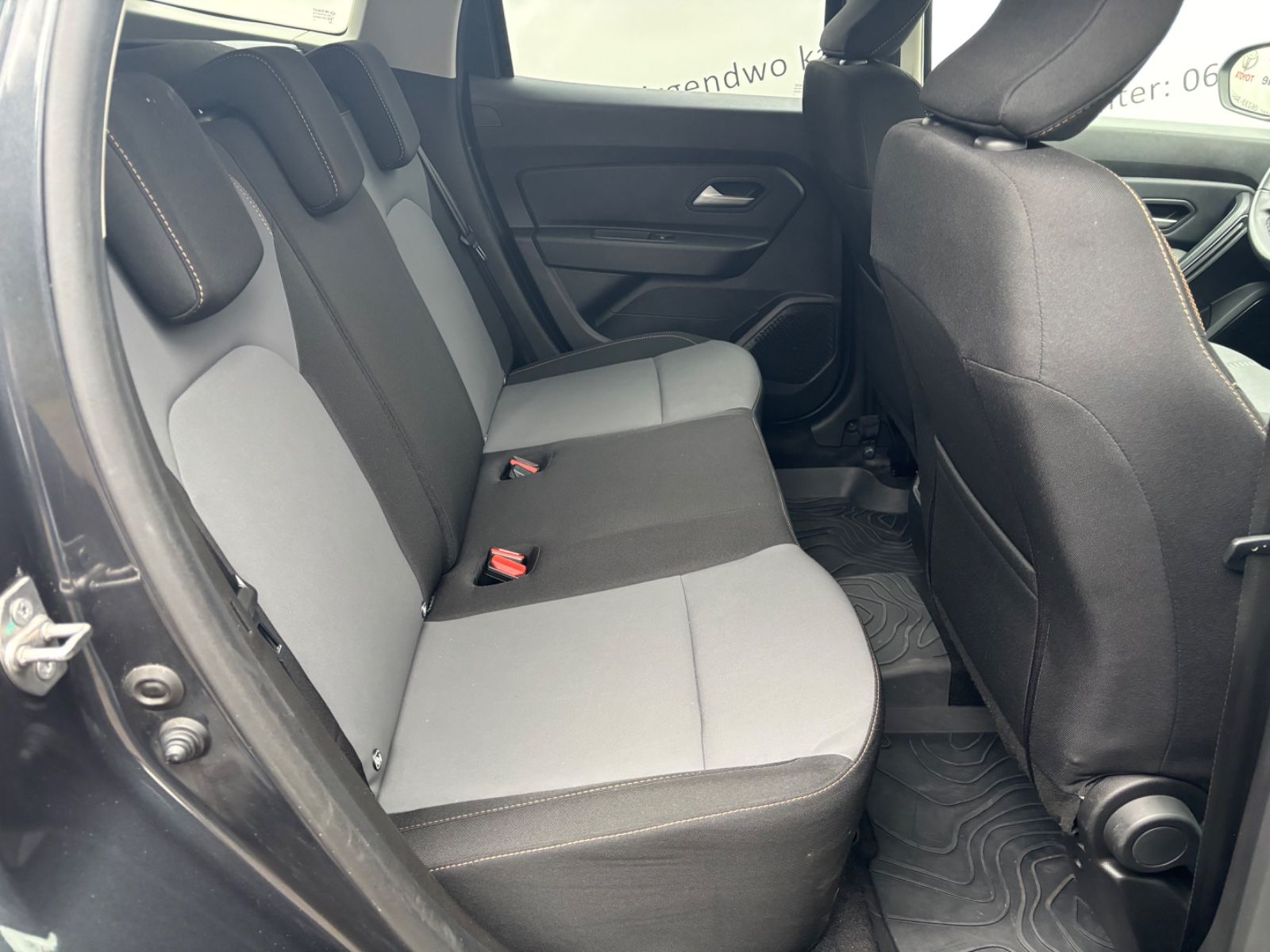 Dacia DUSTER - Samsaru's Car Outlet