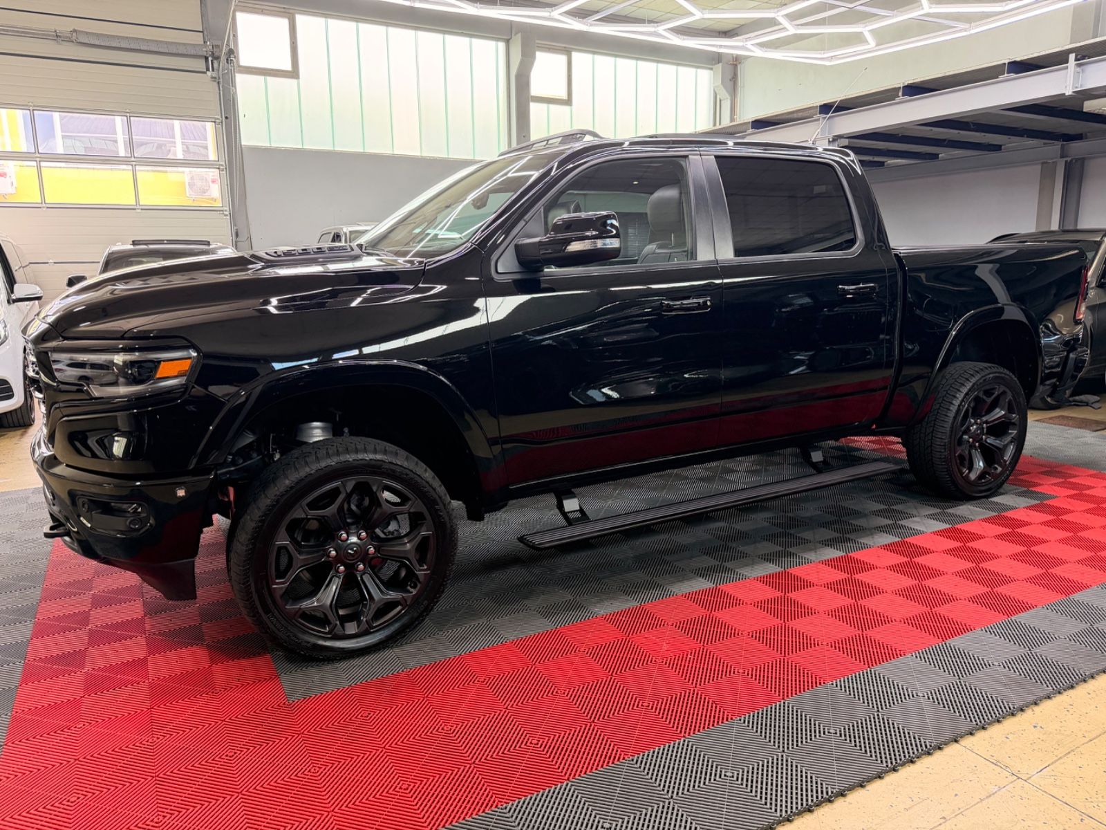 Dodge RAM 1500 5.7 4X4 LIMITED Night LPG Pano Head-Up