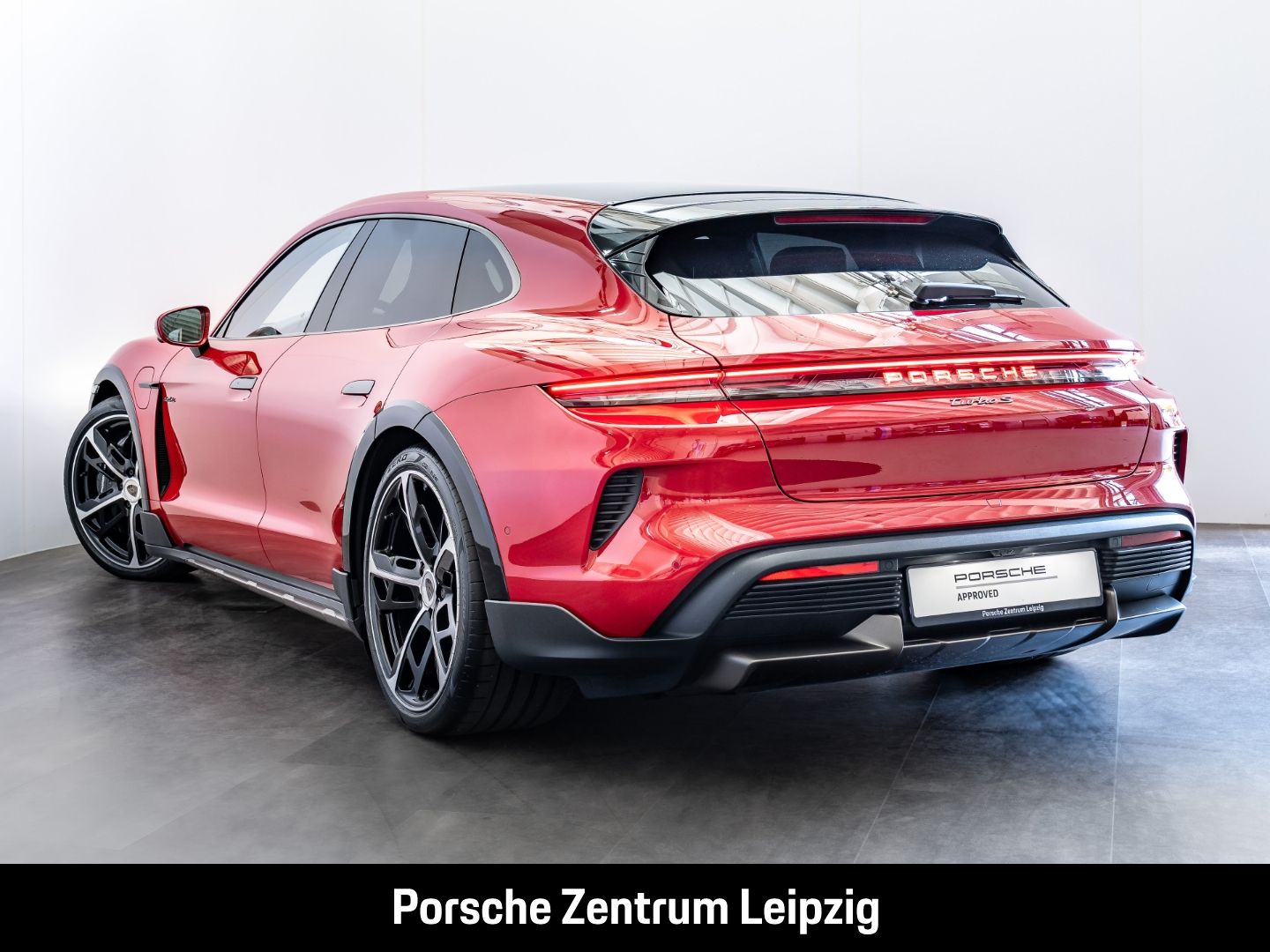 Porsche Taycan Turbo S Cross Turismo Burmester PCCB