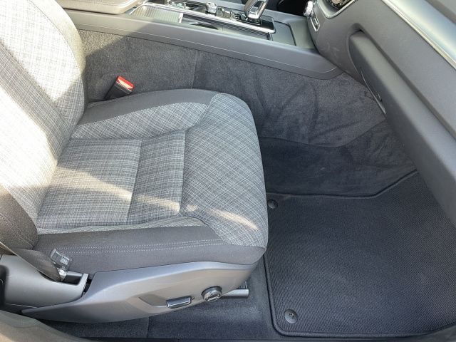 Volvo XC60 B4 Core - Samsaru's Car Outlet