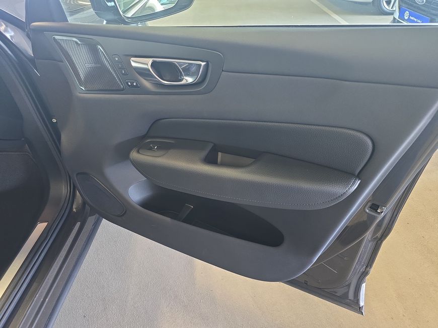 Volvo XC60 T8 AWD Recharge Inscription - Samsaru's Car Outlet