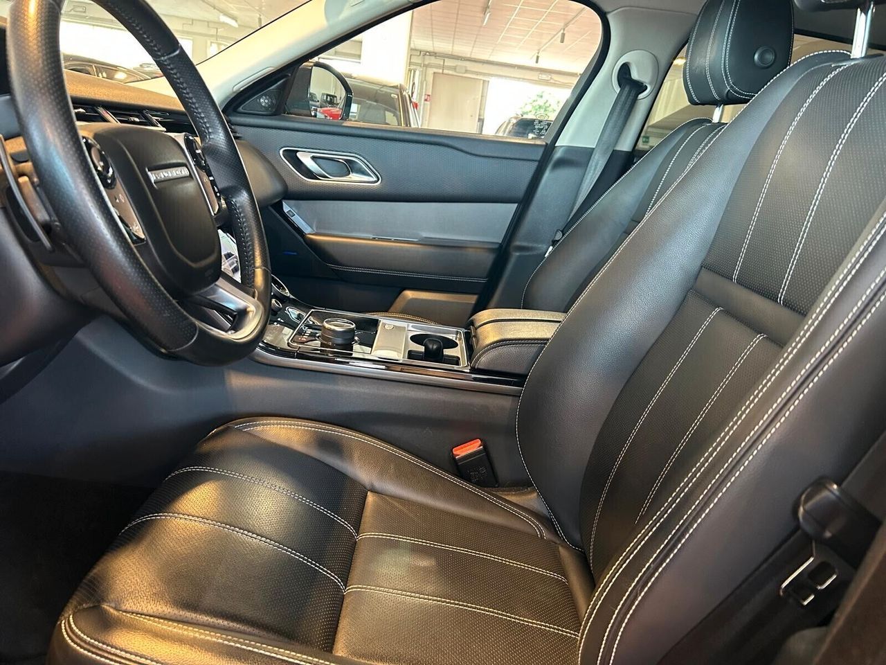 Range Rover Velar S 2.0D - Samsaru's Car Outlet