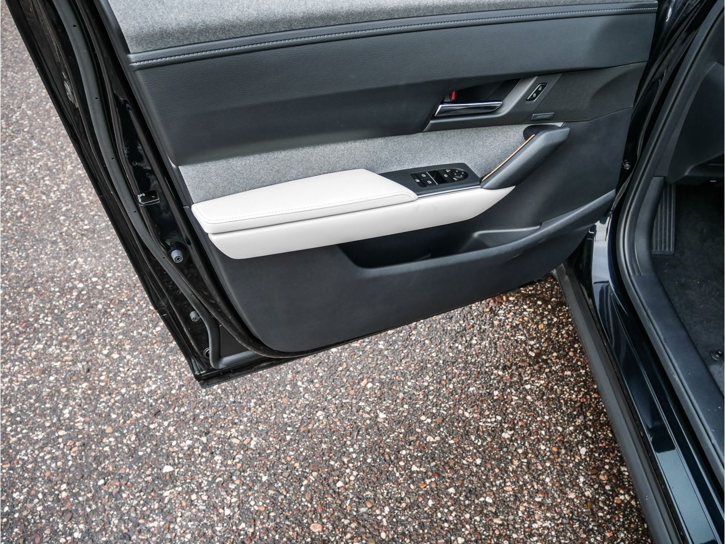 Mazda MX-30 e-SKYACTIV R-EV MAKOTO PREMIUM-Paket SCHIE