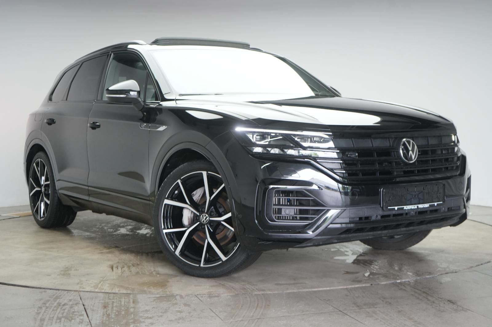 Volkswagen Touareg R-Line 3.0 TSI 22"/Matrix/STHZ/Pano/Luft