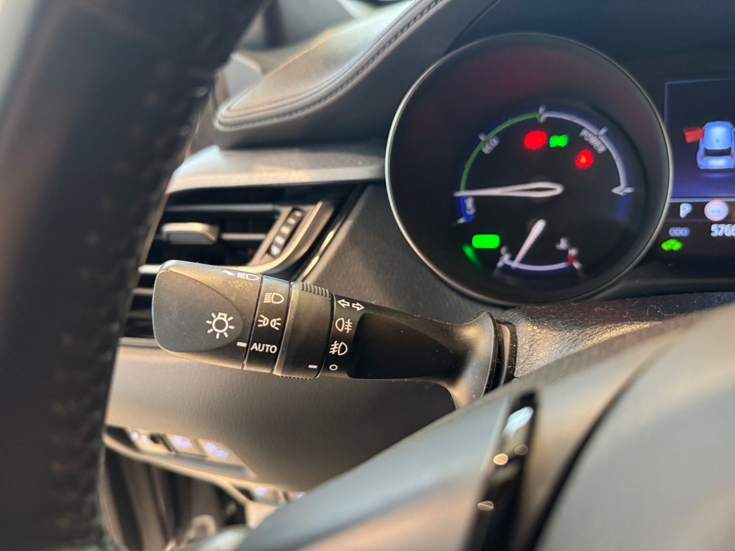 Toyota C-HR 2.0 Hybrid Team D *LED*ACC*CarPlay*CAM*SHZ*