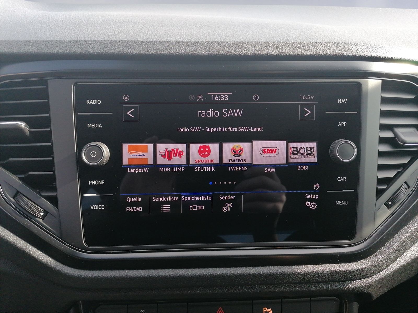 Volkswagen T-Roc 1.0 TSI - Samsaru's Car Outlet
