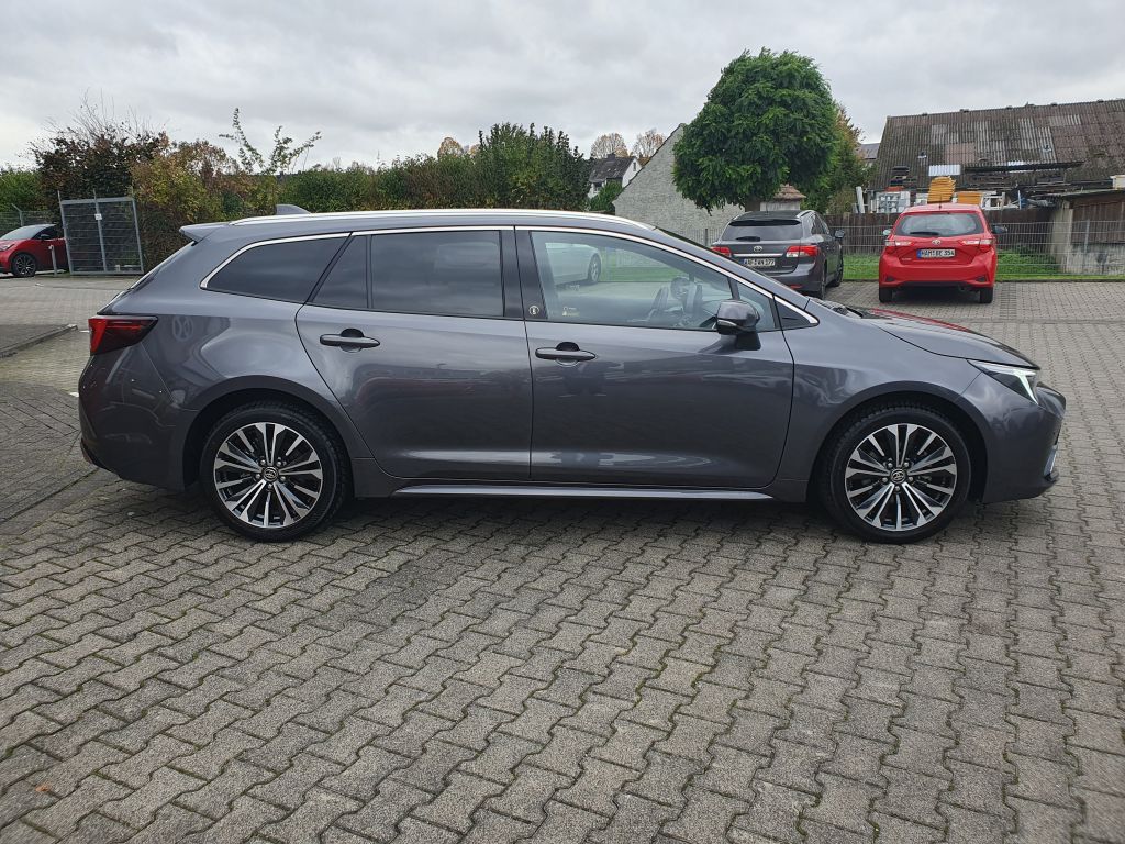 Toyota Corolla 1.8 Hybrid Touring Sports Team D + LED