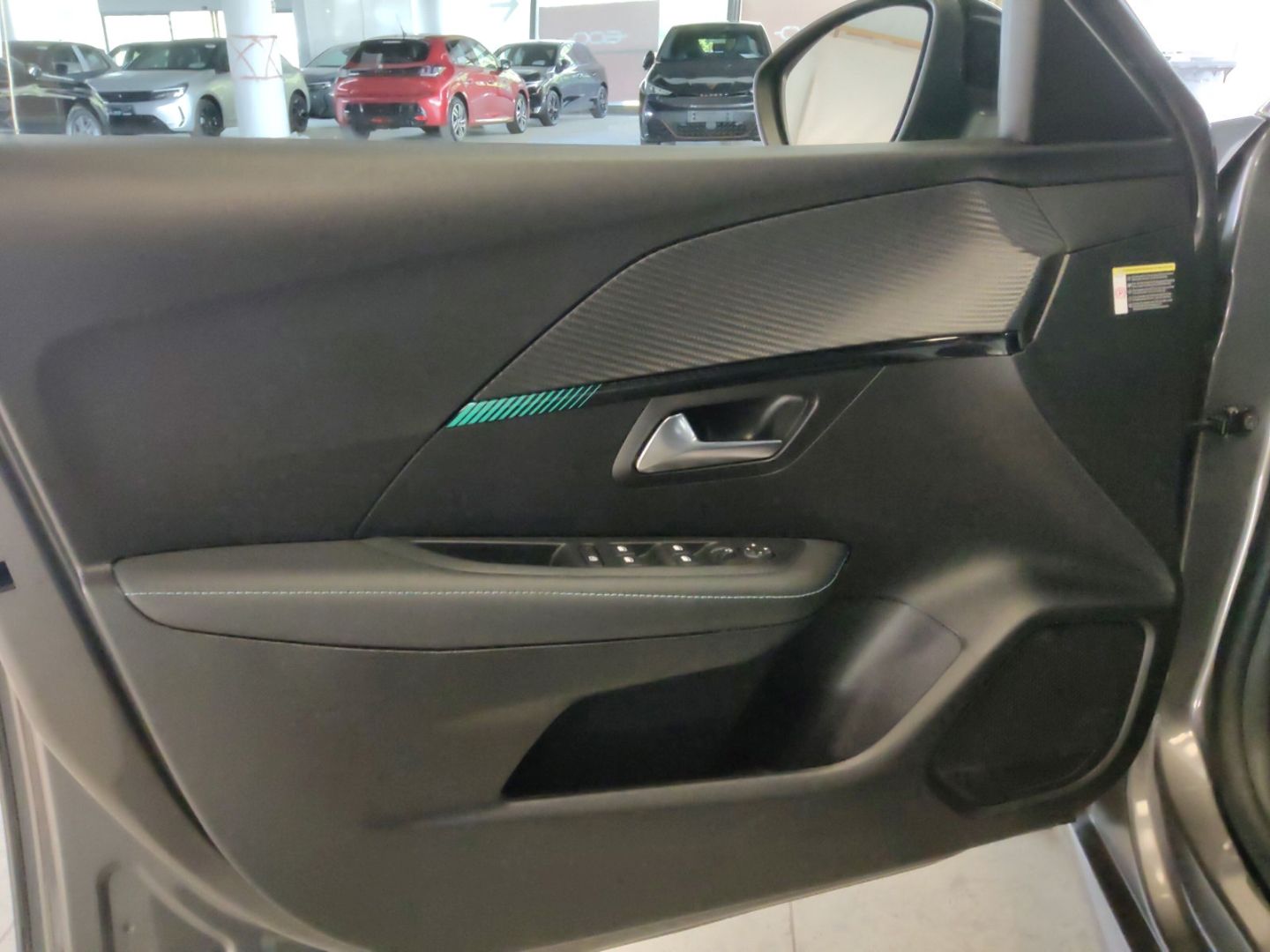 Peugeot 208 1.2 PureTech 100 Allure Automatik - Samsaru's Car Outlet