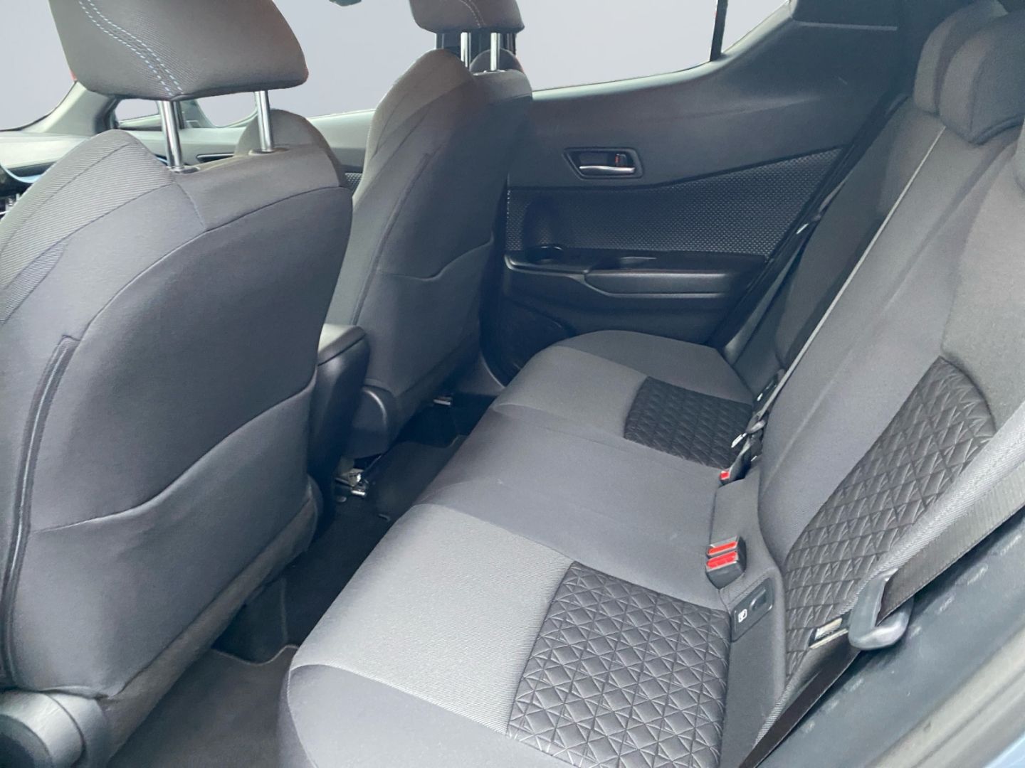 Toyota C-HR 1.8 Hybrid Team D *LED*ACC*CarPlay*CAM*Navi