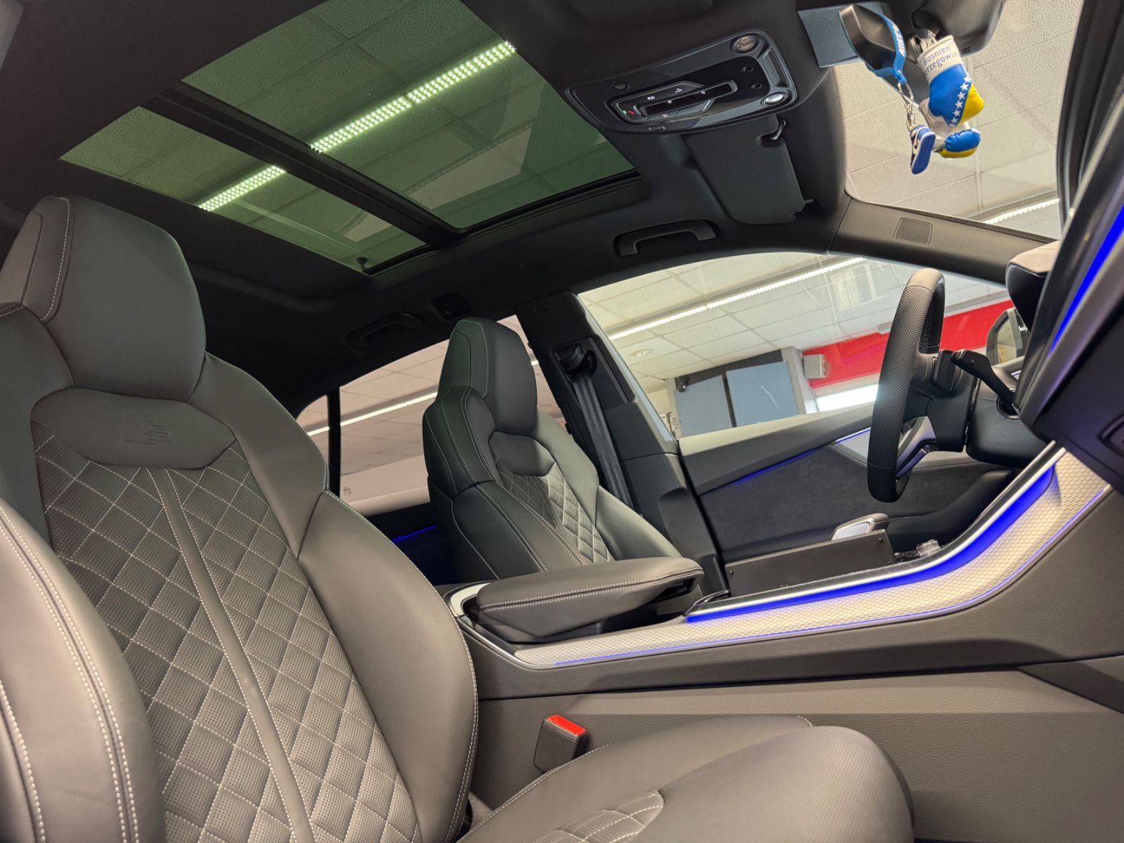 Audi Q8 50TDI S-Line/Black/23zoll/Allradlenk.Pano/B&0