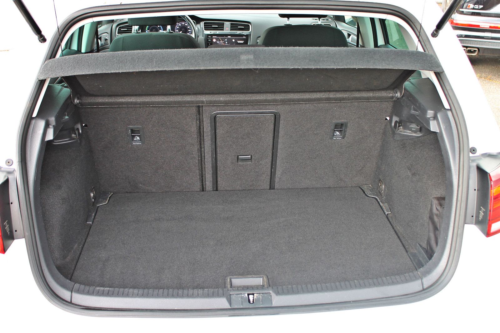 Volkswagen e-Golf 100KW - Samsaru's Car Outlet
