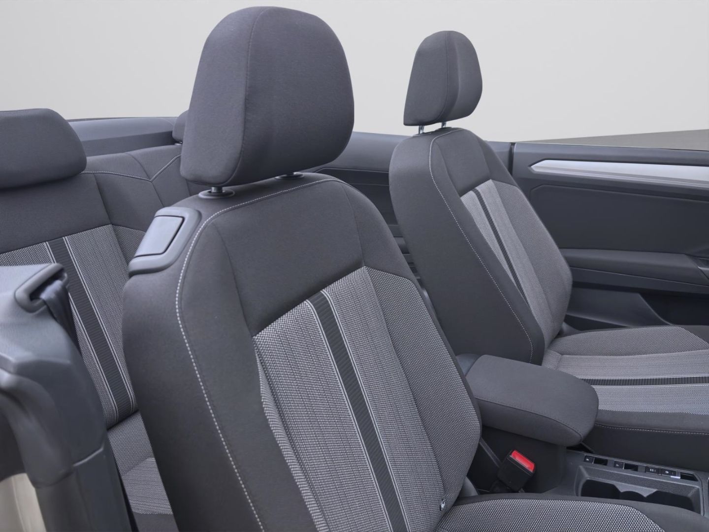 Volkswagen T-Roc 1.0 TSI STYLE - Samsaru's Car Outlet