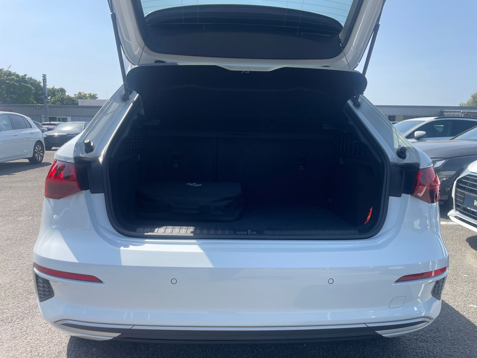 Audi A3 Sportback 40 1.4 TFSIe advanced S line Navi R