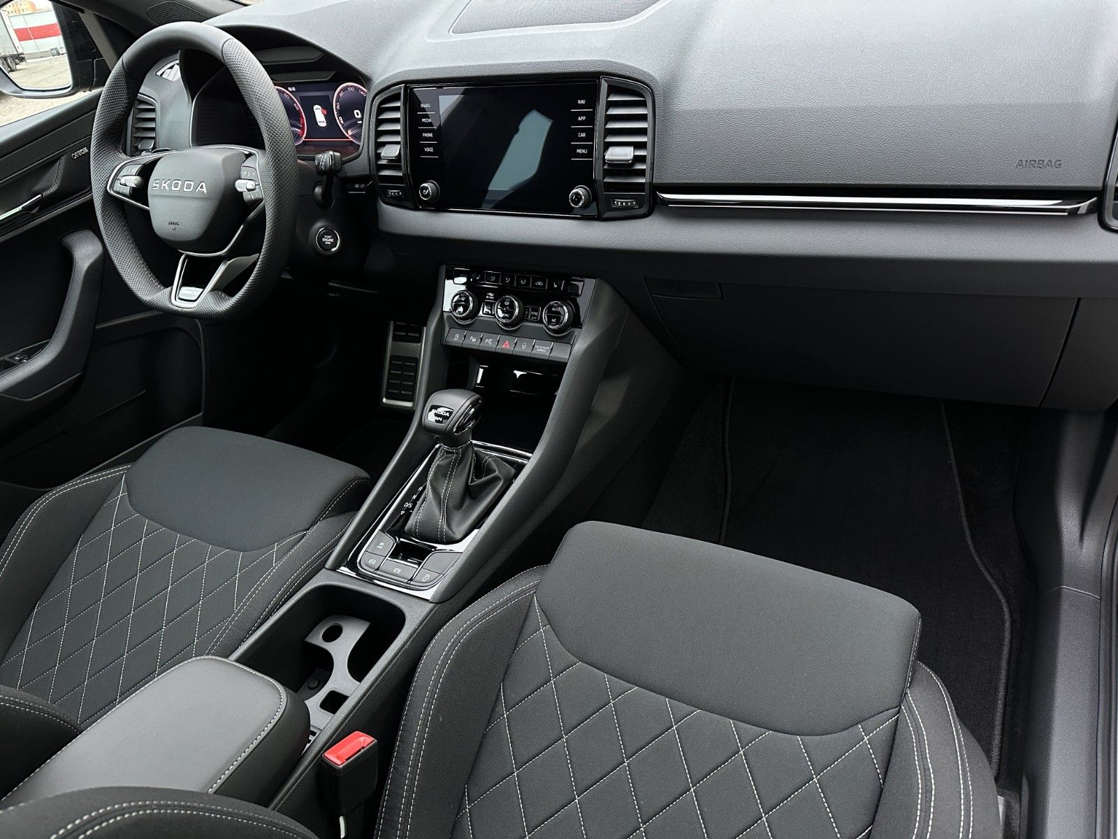 Skoda 150PS 4x4 DSG Sportline Matrix NAVI eHK LM18"AHK