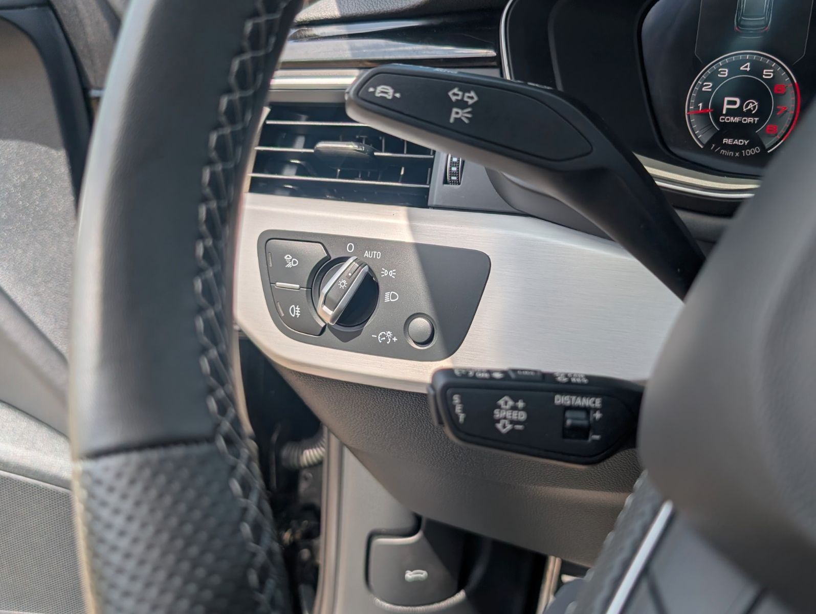 Audi A4 Avant 40 TFSI S line - Samsaru's Car Outlet