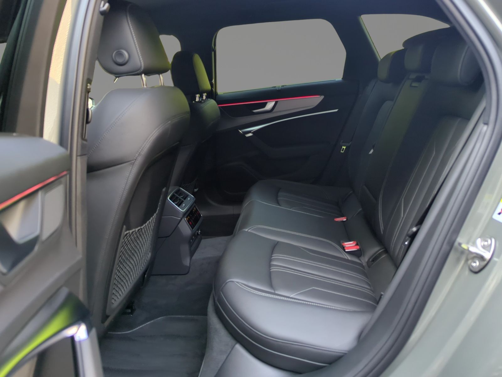 Audi A6 Avant S-Line 55 TFSI e quattro AHK KAM 5J.GAR