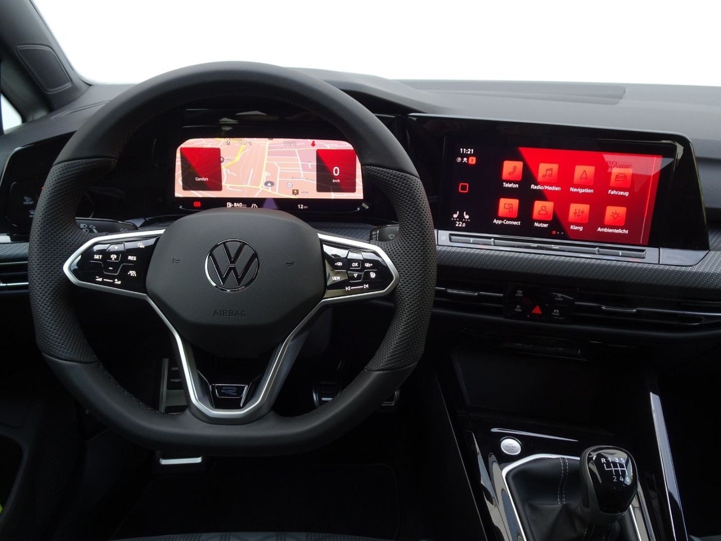 Volkswagen Golf Variant VIII 1.5 TSI R-Line - Samsaru's Car Outlet
