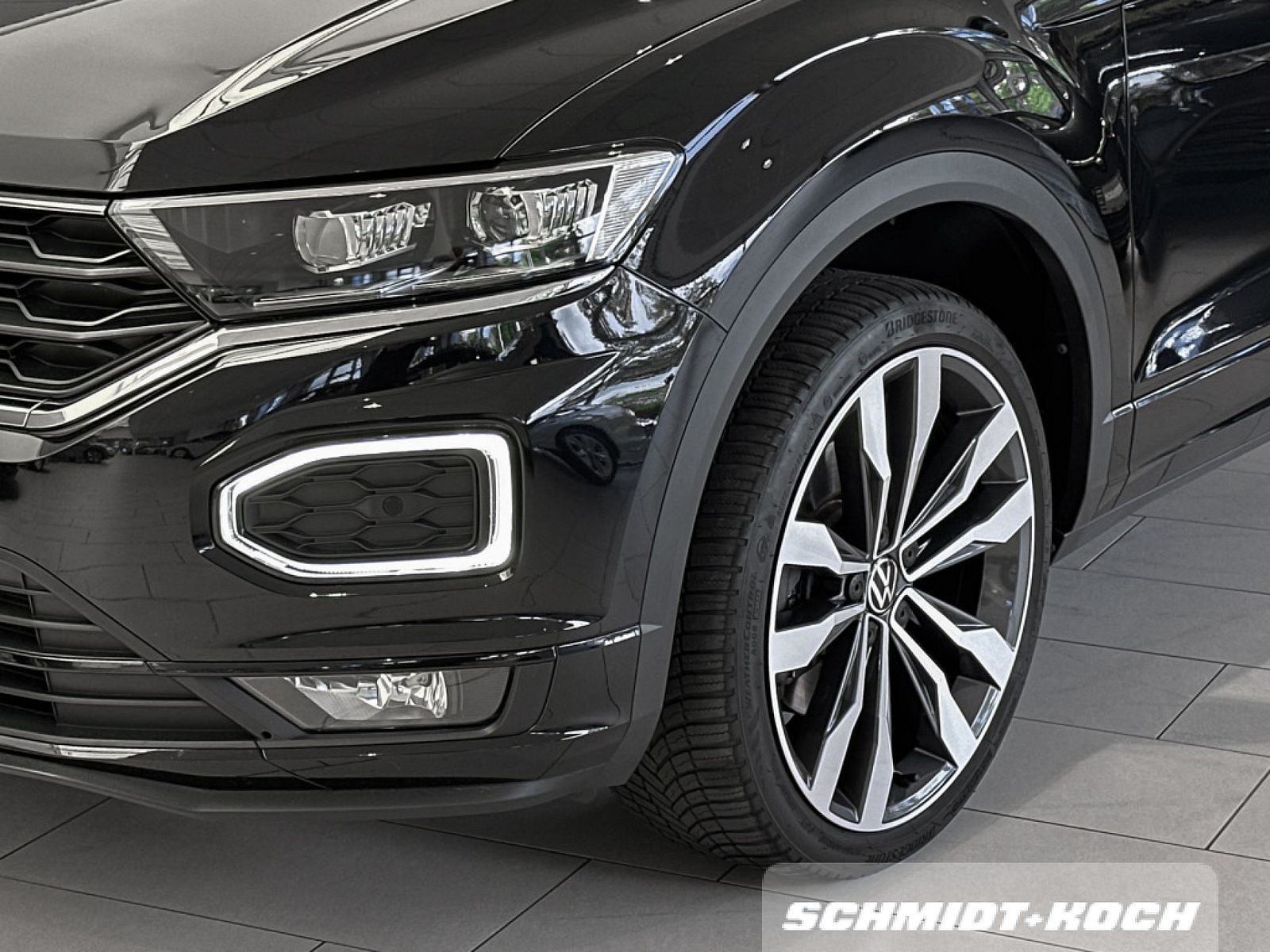 Volkswagen T-Roc 1.5 TSI R-LINE - Samsaru's Car Outlet