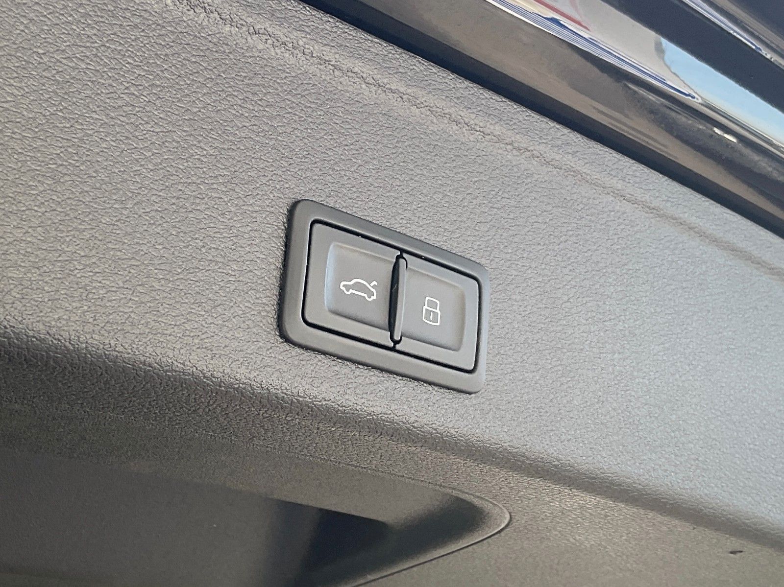 Audi A4 Av.40 TDI quattro S-Tr. - Samsaru's Car Outlet