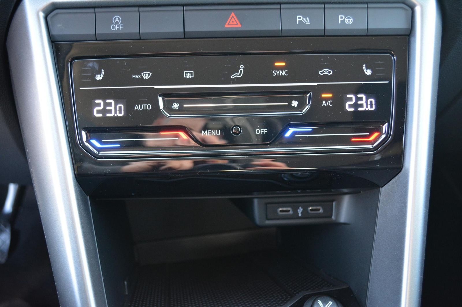 Volkswagen T-Roc Life Plus - Samsaru's Car Outlet