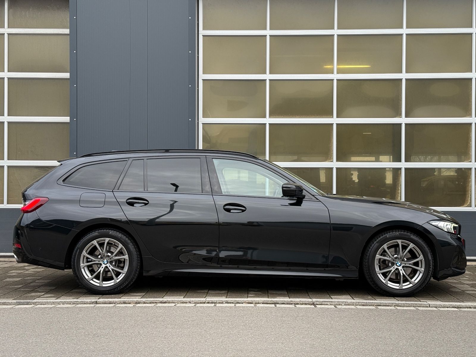 BMW 320 d xDrive - Samsaru's Car Outlet
