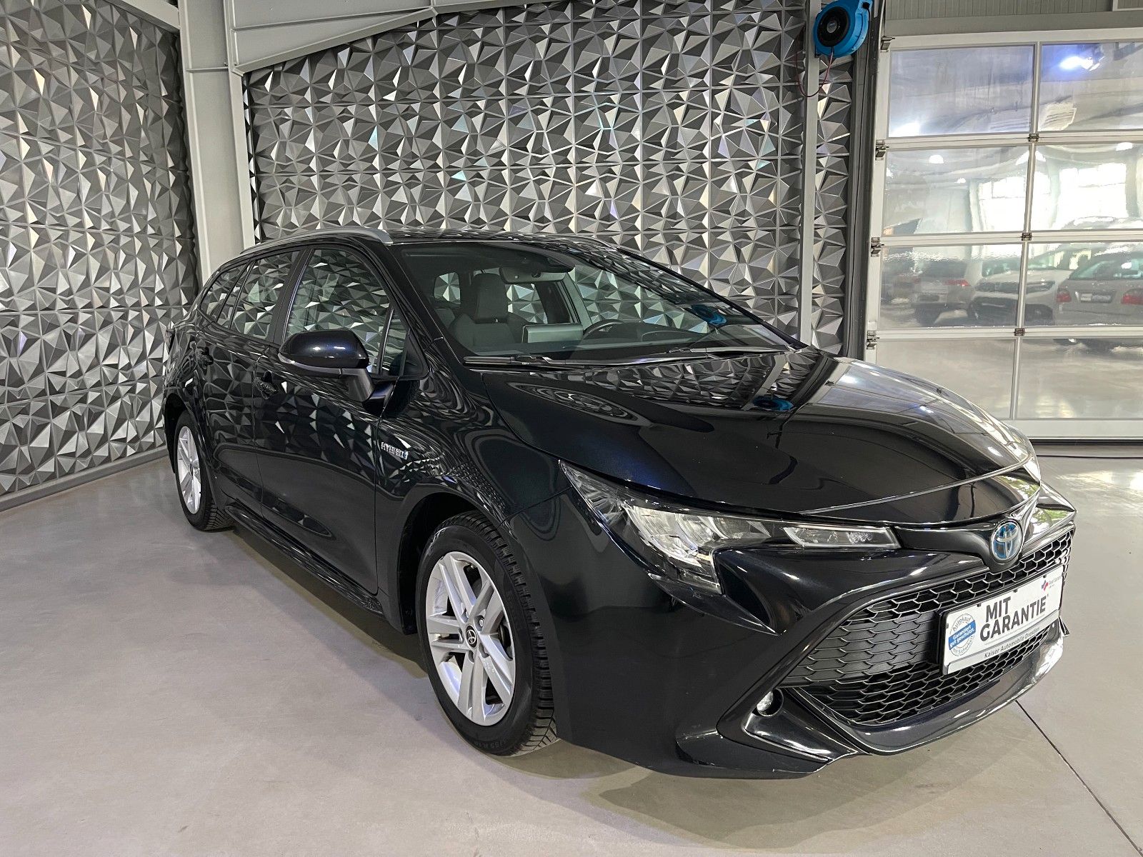 Toyota Corolla Touring Hybrid - Samsaru's Car Outlet