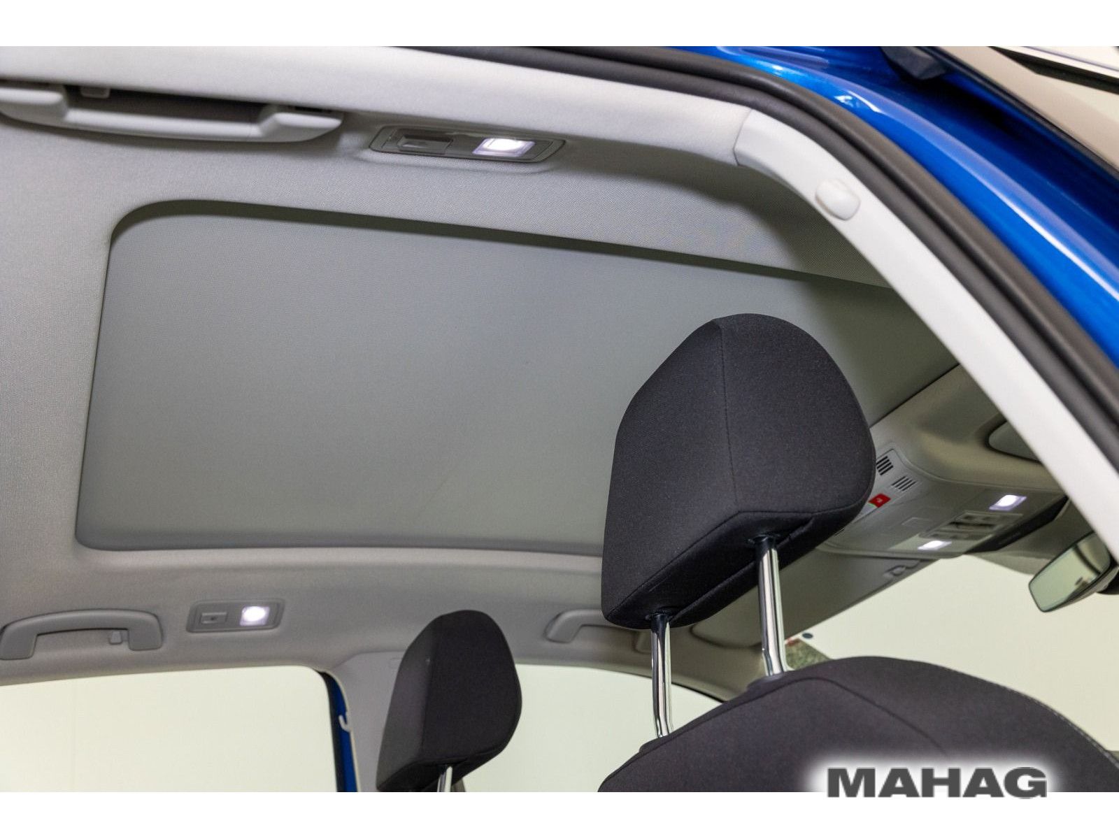 Volkswagen T-ROC 1.5 TSI STYLE - Samsaru's Car Outlet
