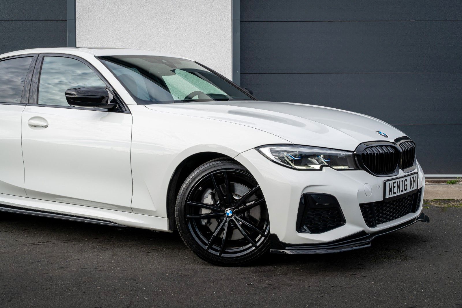 BMW 330i MSport - Samsaru's Car Outlet