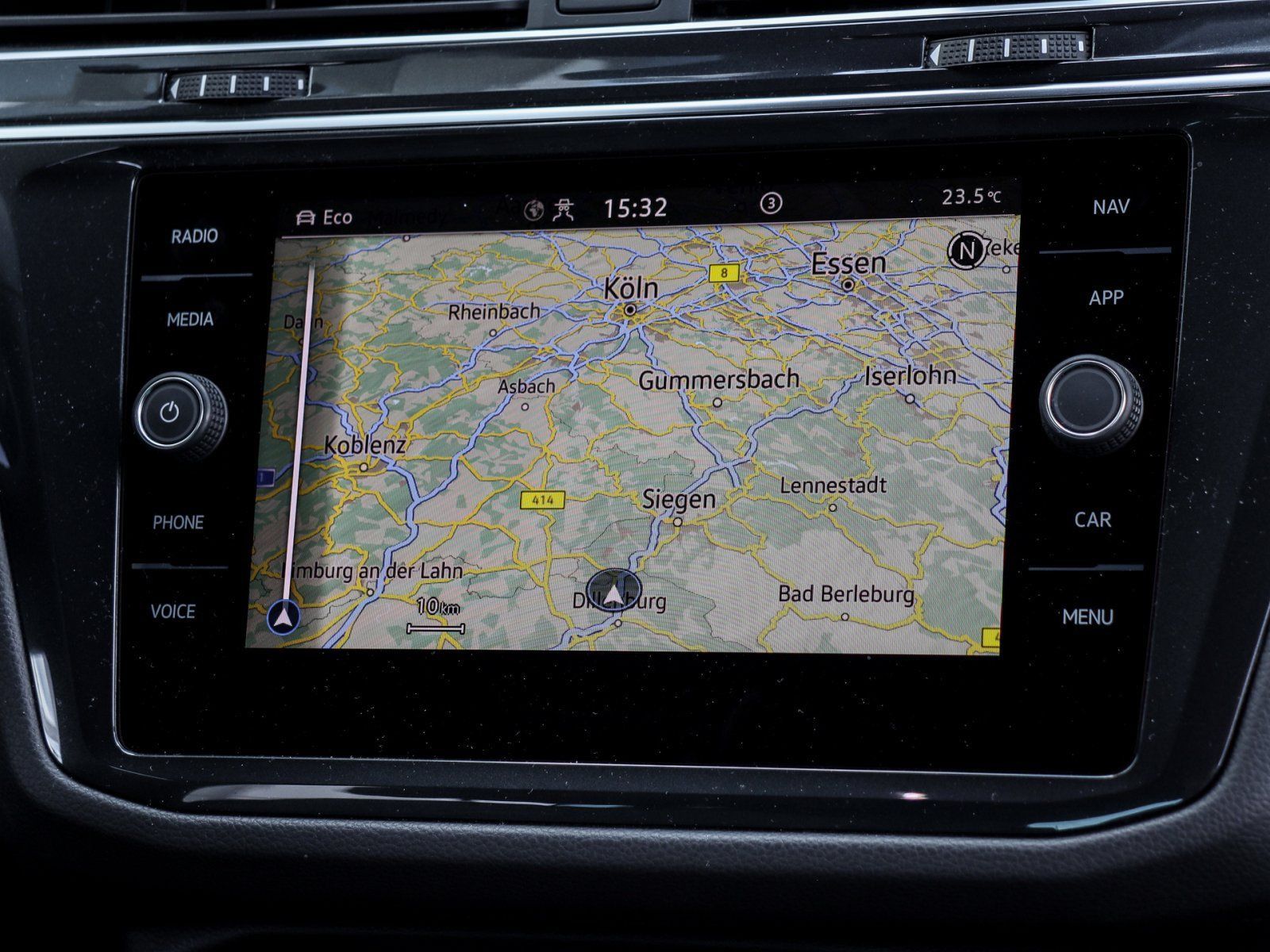 Volkswagen Tiguan R-Line 1.5 TSI DSG - Samsaru's Car Outlet