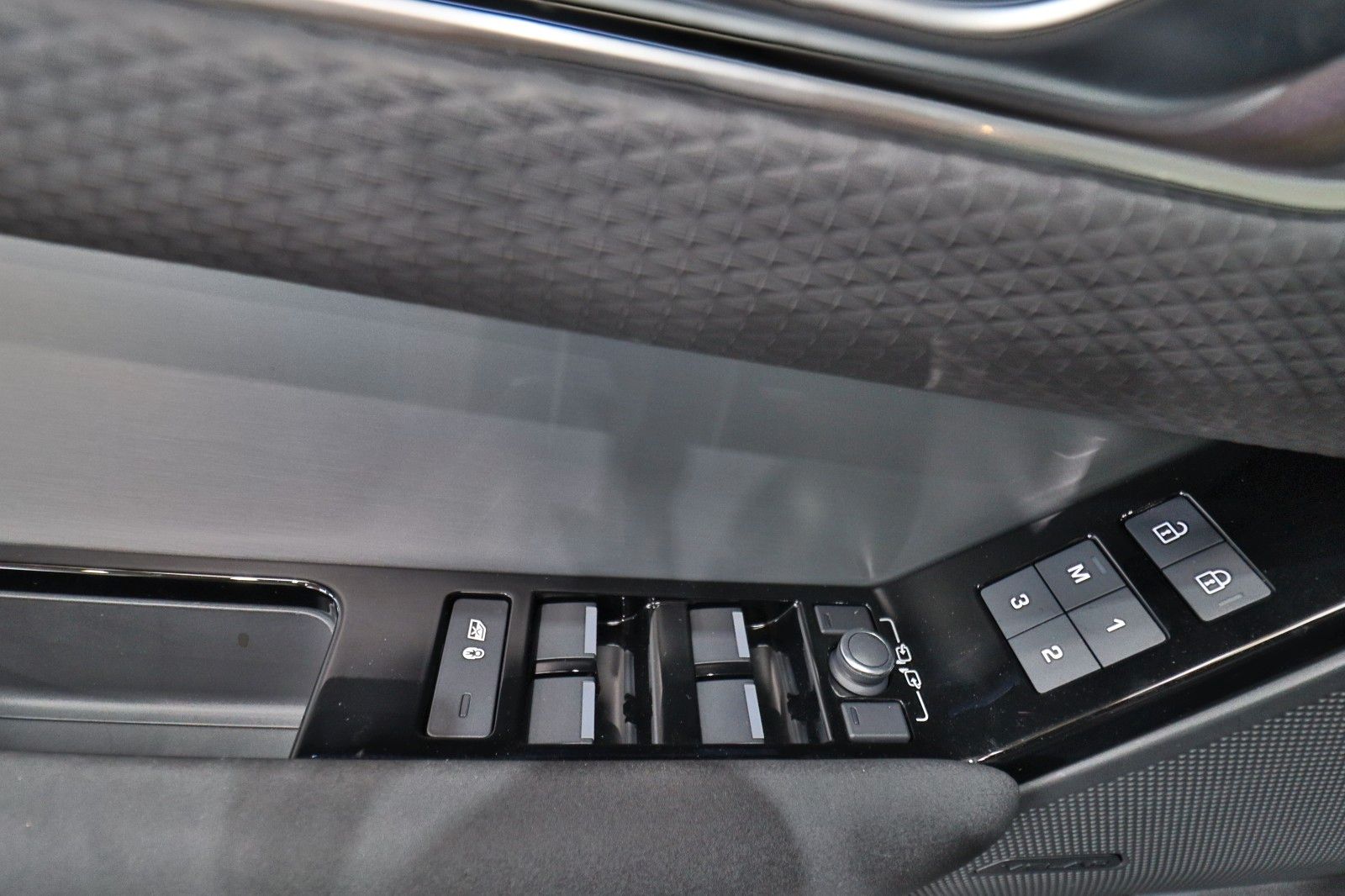 Range Rover Velar 300 R-Dynamic SE - Samsaru's Car Outlet