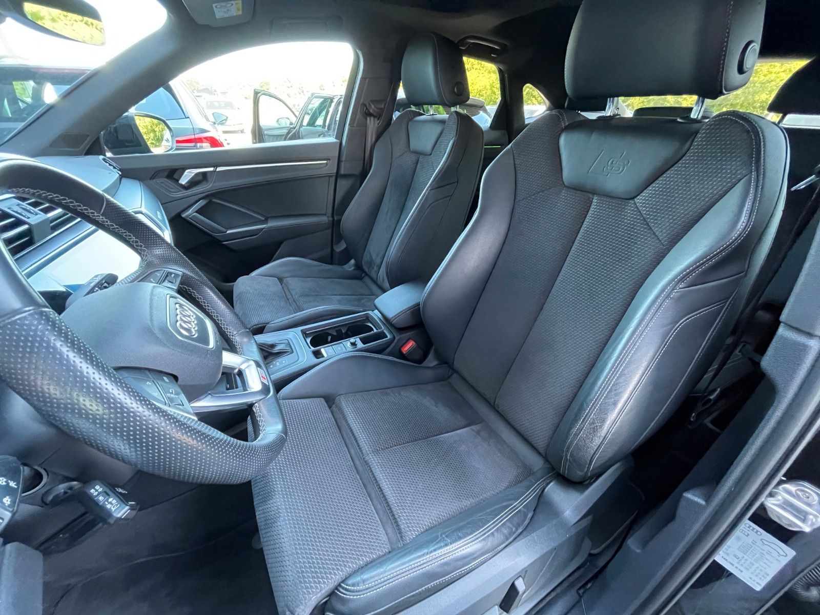 Audi Q3 Sportback 2,0TFSI quattro Sline Black - Samsaru's Car Outlet