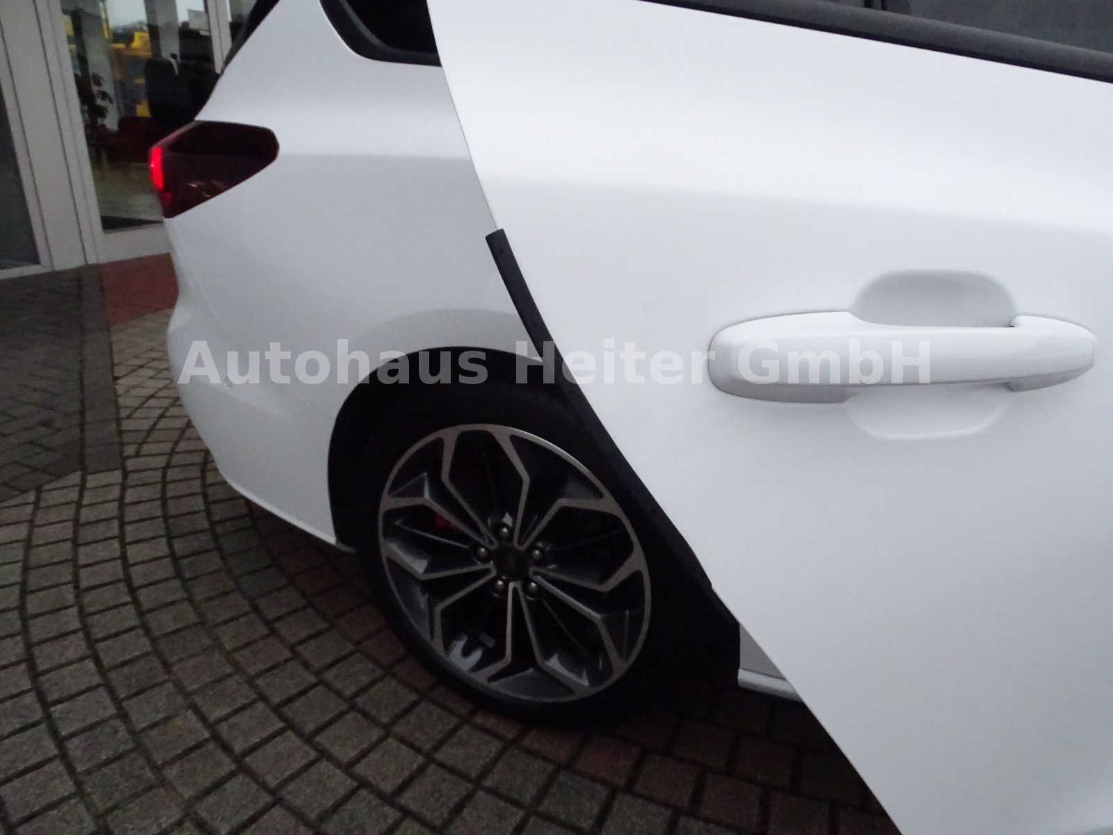 Ford Focus Aut. Turnier ST-Line X / AHK+SYNC4+B&O+ACC