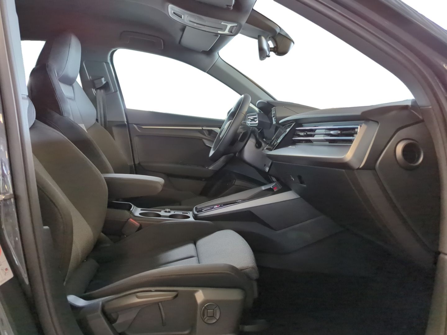 Audi A3 Limousine 30 TFSI S tronic advanced - Samsaru's Car Outlet