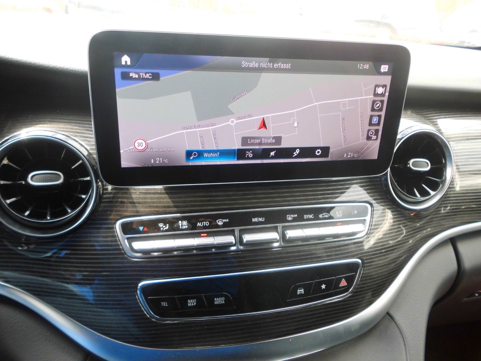 Mercedes-Benz V 220 d AVANTGARDE - Samsaru's Car Outlet