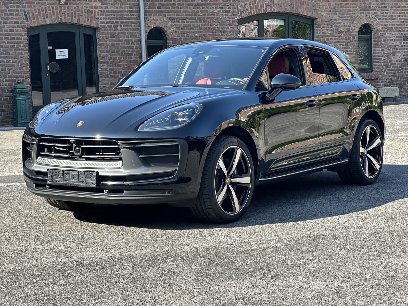 Porsche Macan T SPORTABGAS*21 EXCLUSIVE - Samsaru's Car Outlet