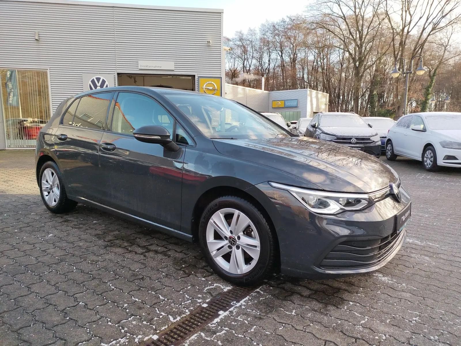 Volkswagen Golf Life 1.5 TSI - Samsaru's Car Outlet