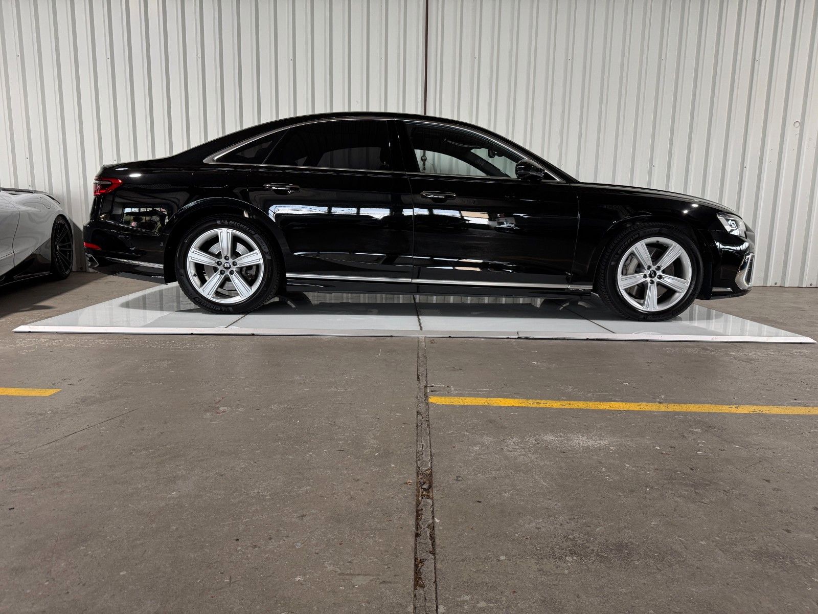 Audi A8 55 TFSI quattro - Samsaru's Car Outlet