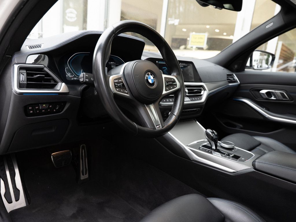 BMW 330e xDrive M-Sport LASER LED W-LAN NAVI HGSD